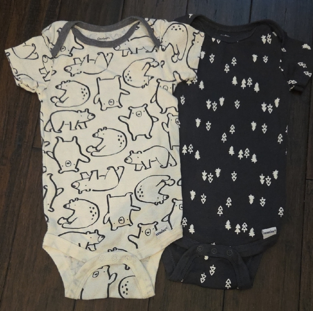 6-9M Gerber's White and Black Print Bodysuits